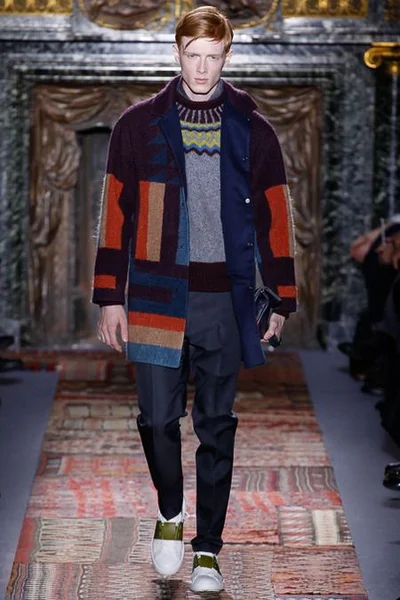 Look 18